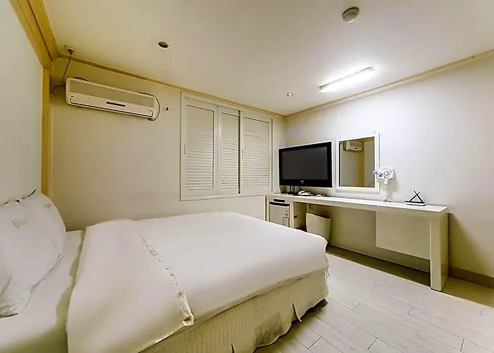 Hotel Orange 2*