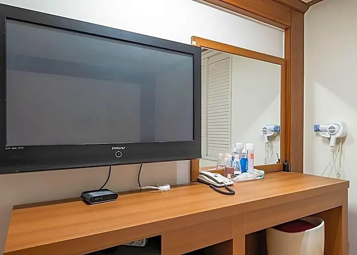 Orange Hotel 2*